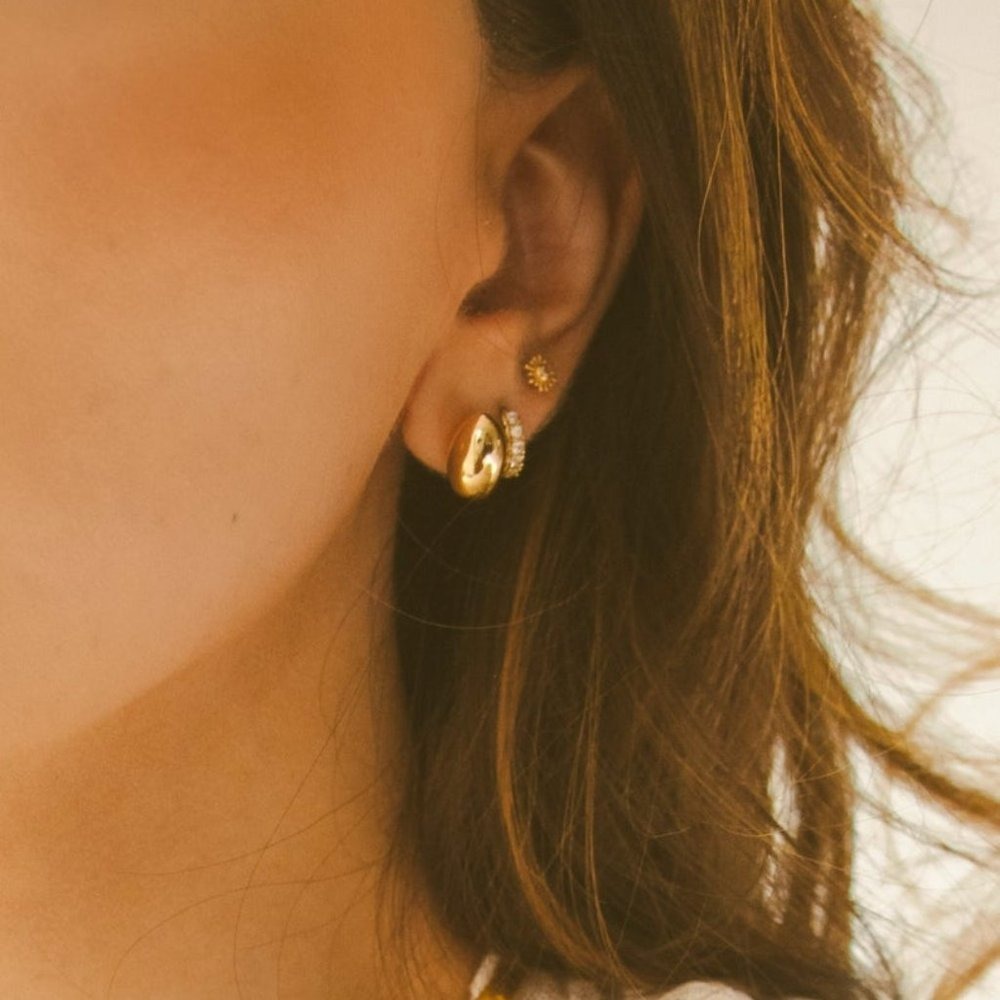 18K Gold Tiny Tear simple minimal Stud earrings